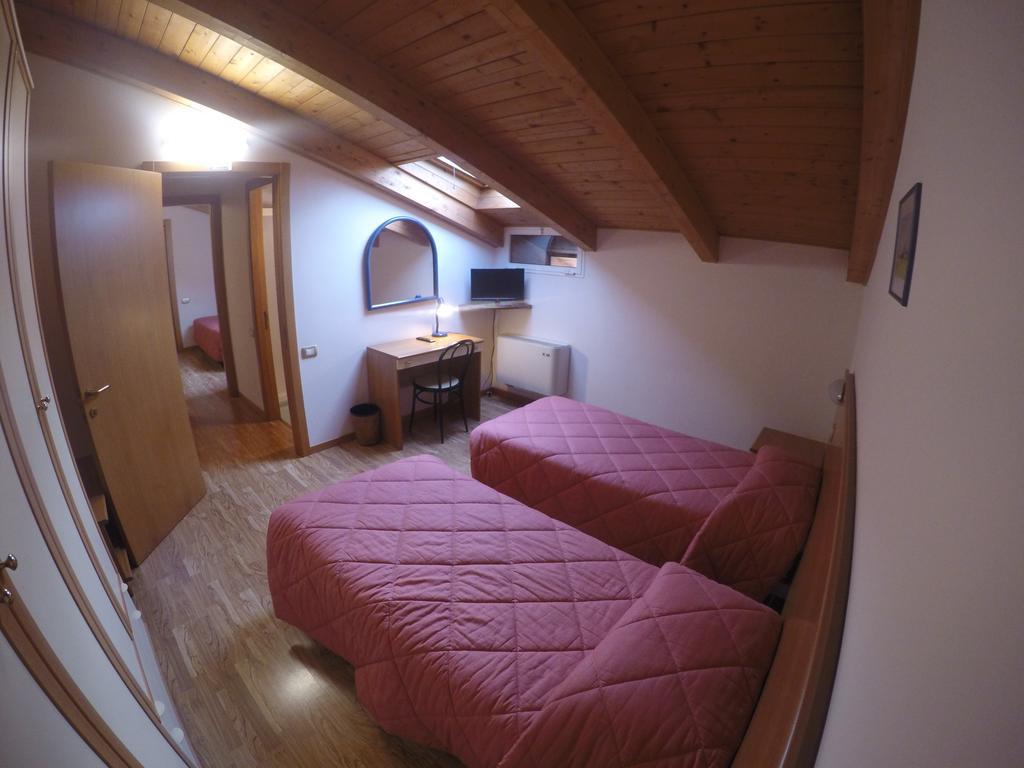Hotel 2000 Fabriano Eksteriør bilde