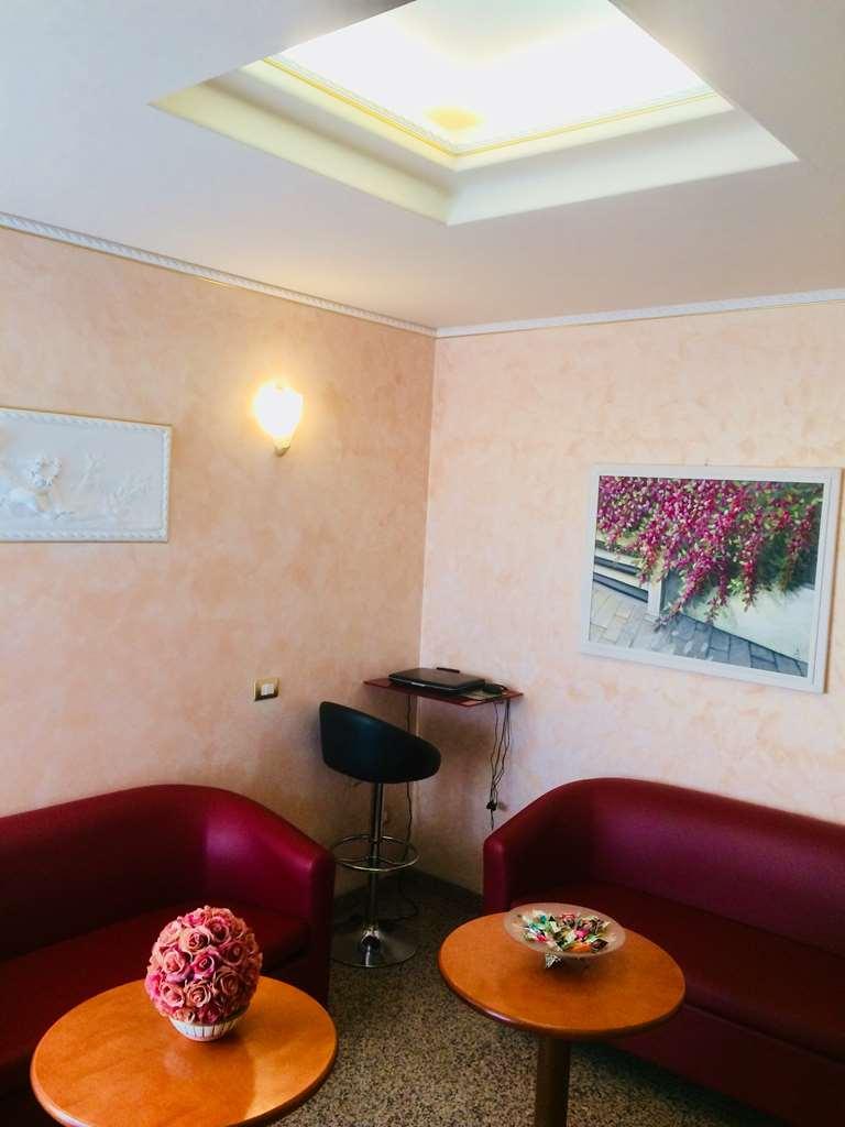 Hotel 2000 Fabriano Restaurant bilde